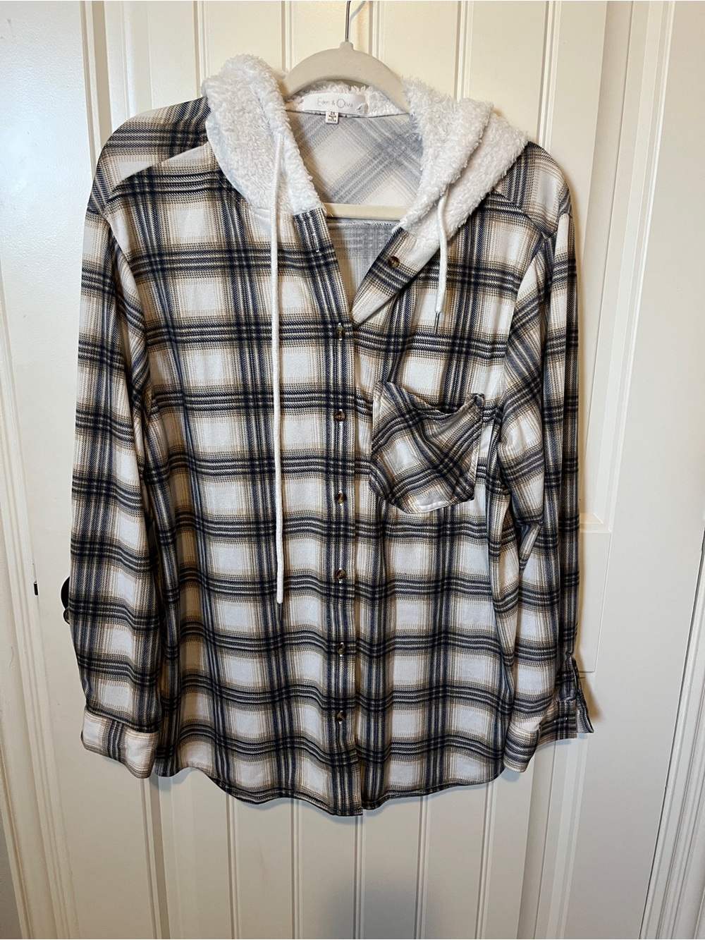 Sherpa-Lined Plaid Button-Down Shirt with Hood - White & Black